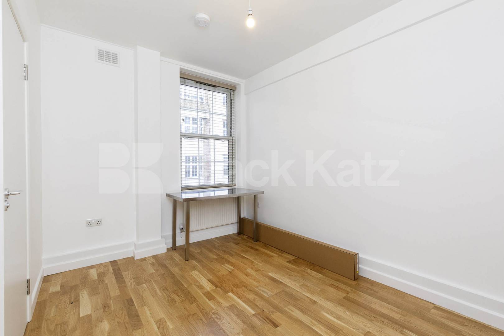Newly refurbished three double bedroom two bathroom flat mins to Euston. Cranleigh Street, Camden